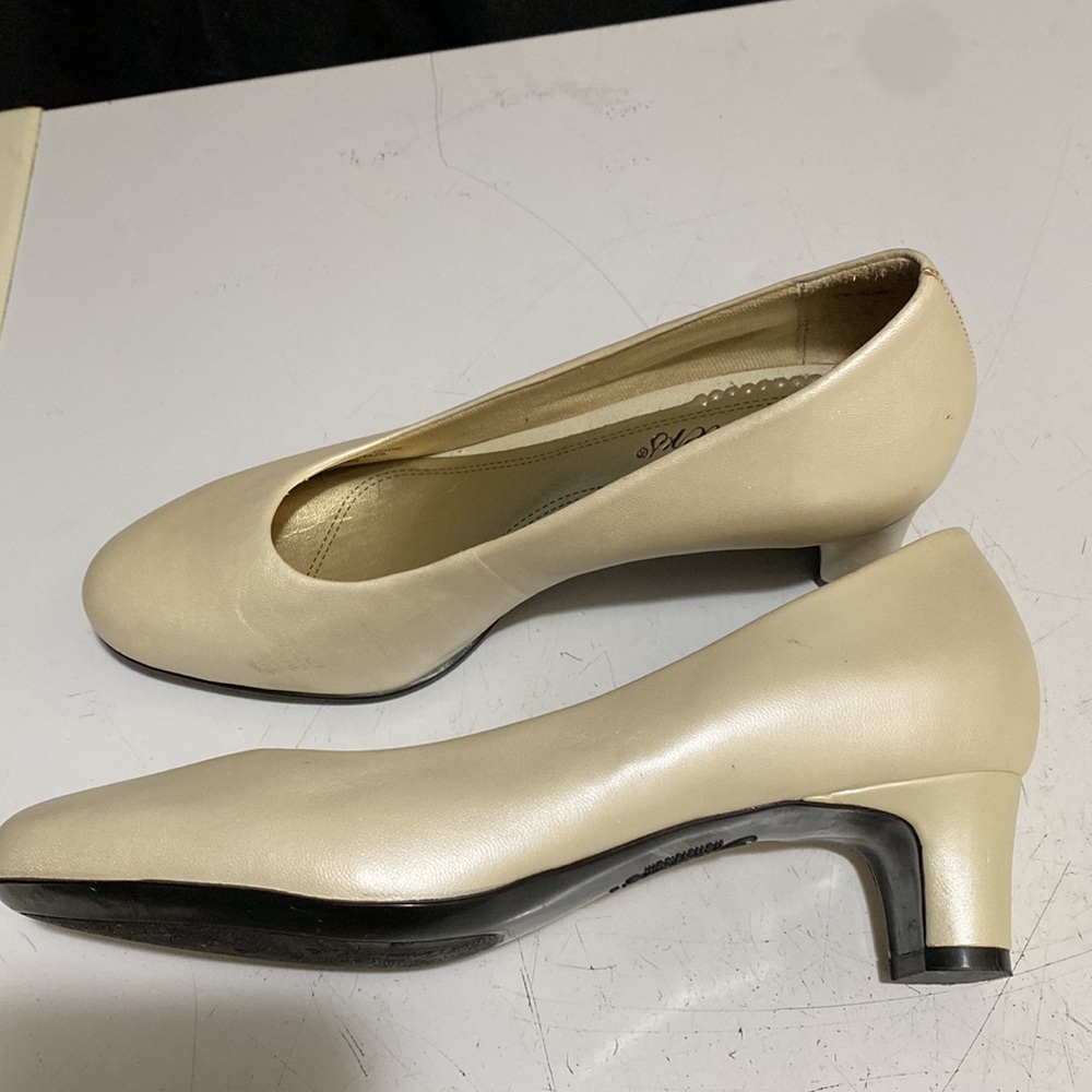 Trotters cream women shoes size 5.5 - Picture 8 of 8